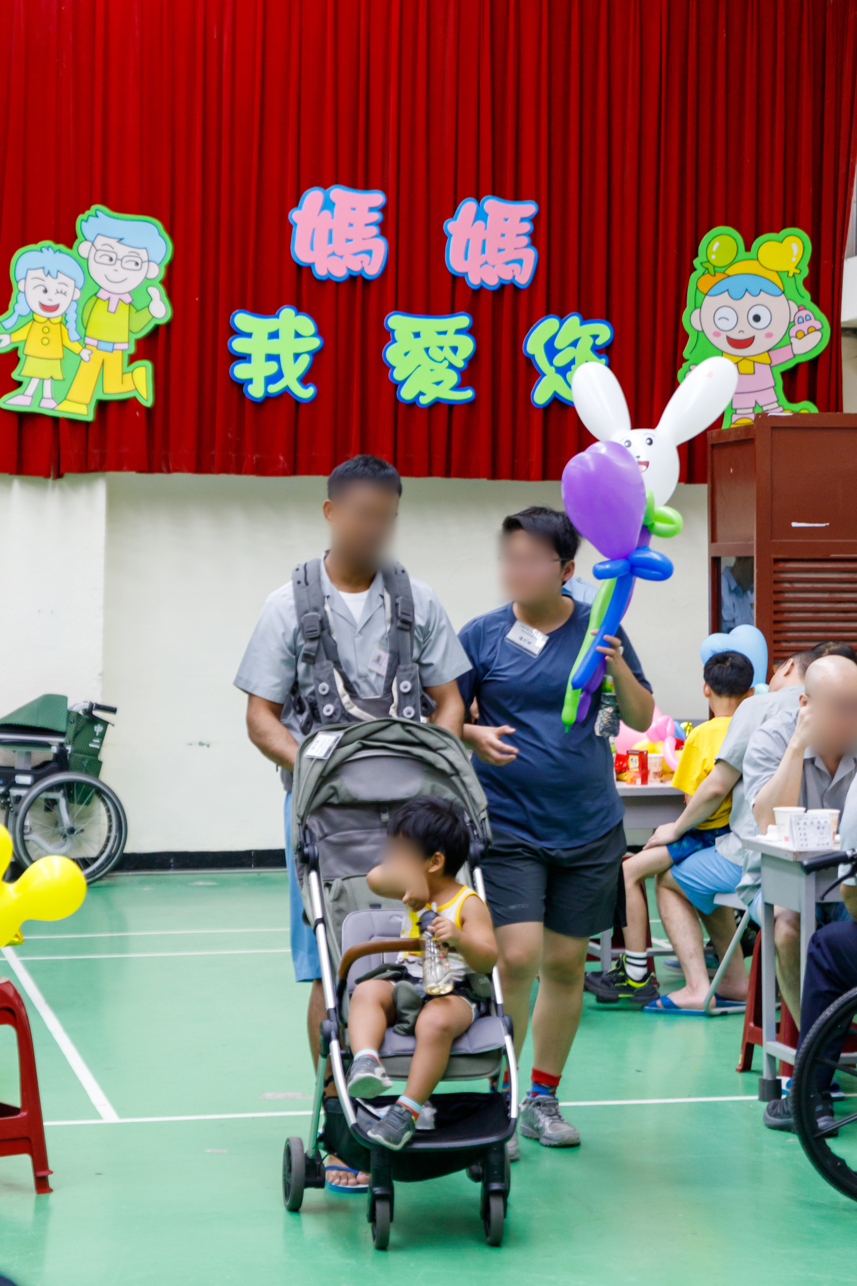 外籍家屬不辭千里跨國而來